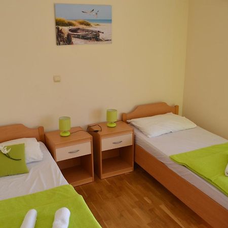 Suncana Sara Tučepi Esterno foto
