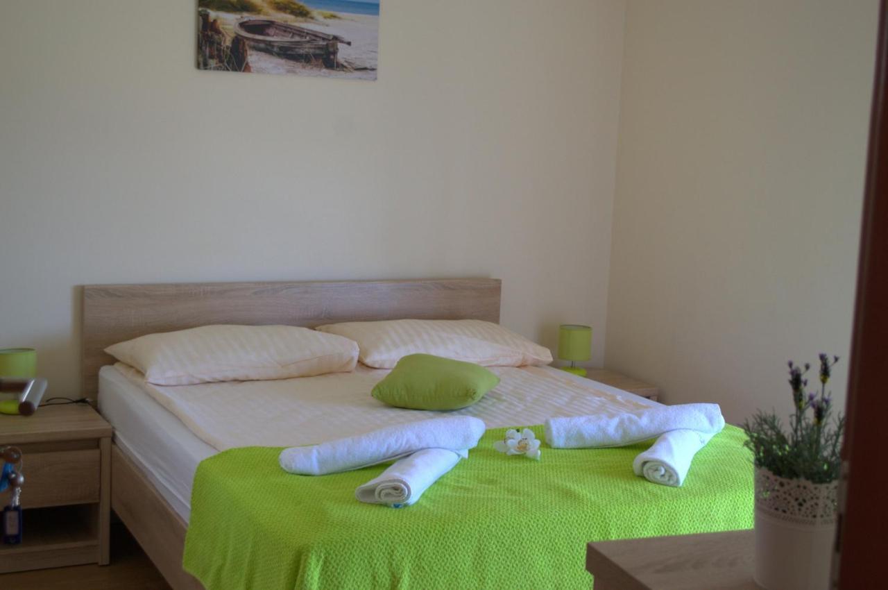 Suncana Sara Tučepi Esterno foto